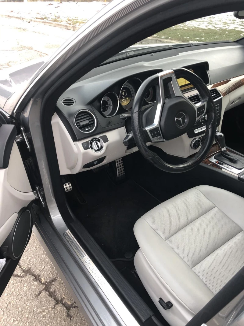 Mercedes-Benz C 250, снимка 5 - Автомобили и джипове - 52544240