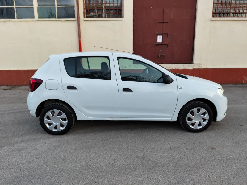 Dacia Sandero, снимка 8 - Автомобили и джипове - 53406340