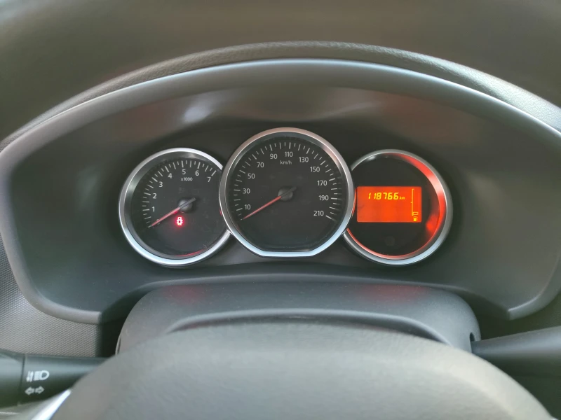 Dacia Sandero, снимка 12 - Автомобили и джипове - 53406340