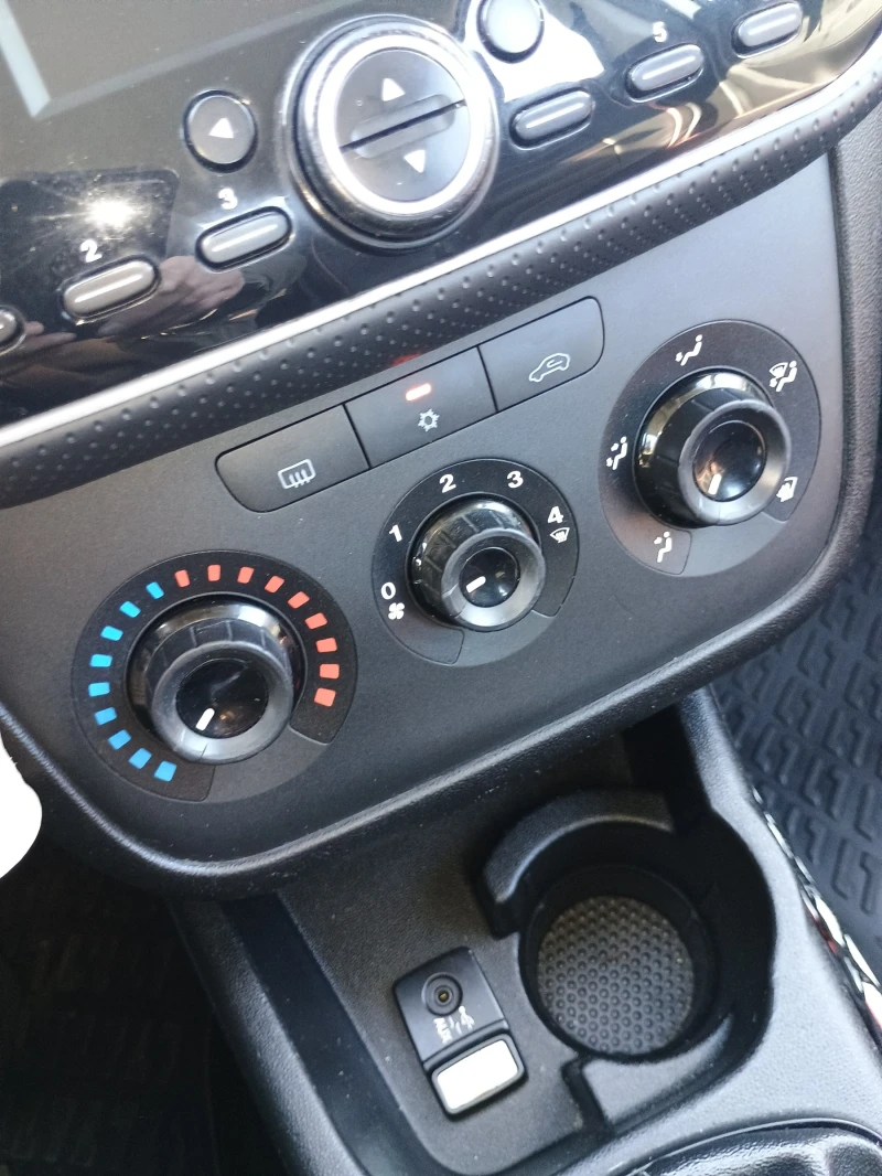 Fiat Punto EVO, снимка 11 - Автомобили и джипове - 53539393