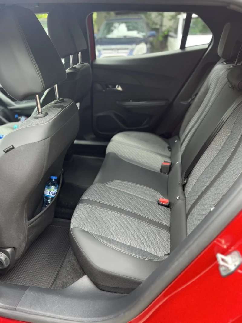 Peugeot 2008 Allure 1.5 BlueHDi 130, снимка 6 - Автомобили и джипове - 53580829