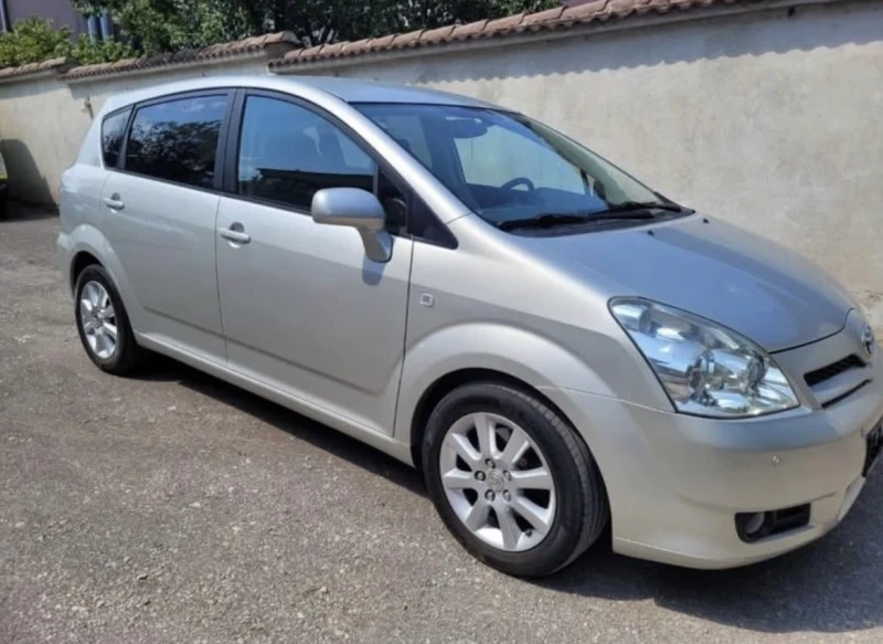 Toyota Corolla verso 2.2d 136кс  - 7500 лв. / 3834.69 € - 76052912 1