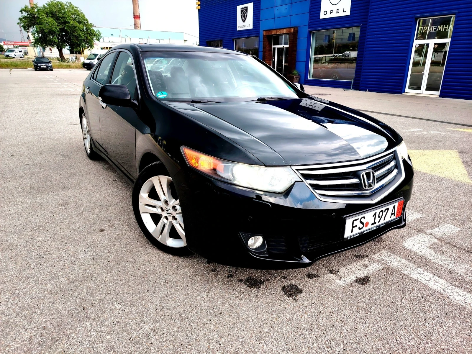 Honda Accord 2.4 VTEC EXECUTIVE АВТОМАТ - изображение 3