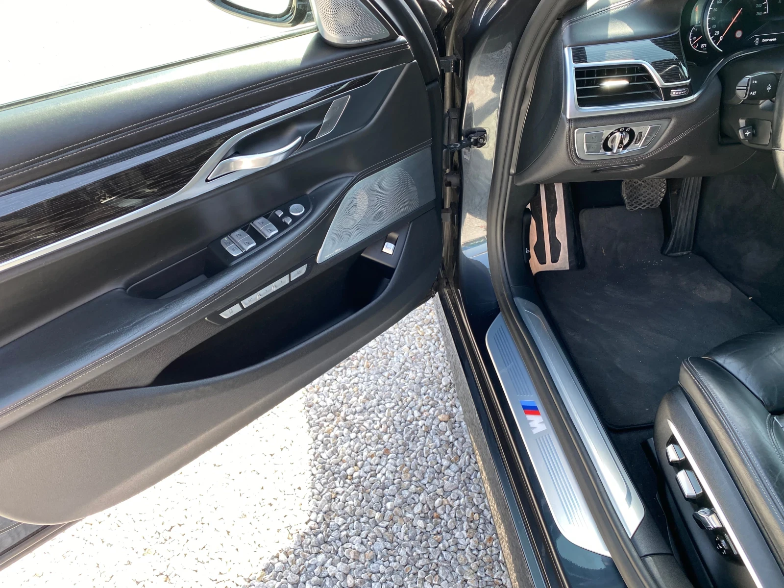 BMW 730 D 4х4 M-PERFORMANCE FULL ЕКСТРИ ОБСЛУЖЕН | Mobile.bg — изображение 13