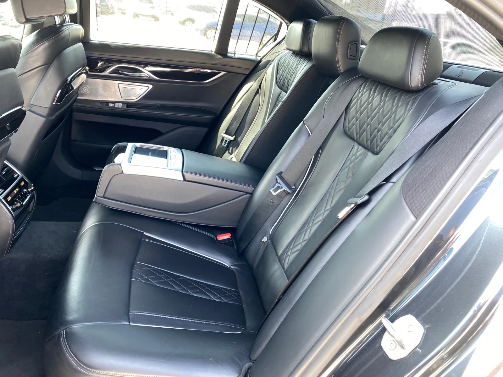 BMW 730 D 4х4 M-PERFORMANCE FULL ЕКСТРИ ОБСЛУЖЕН | Mobile.bg — изображение 16