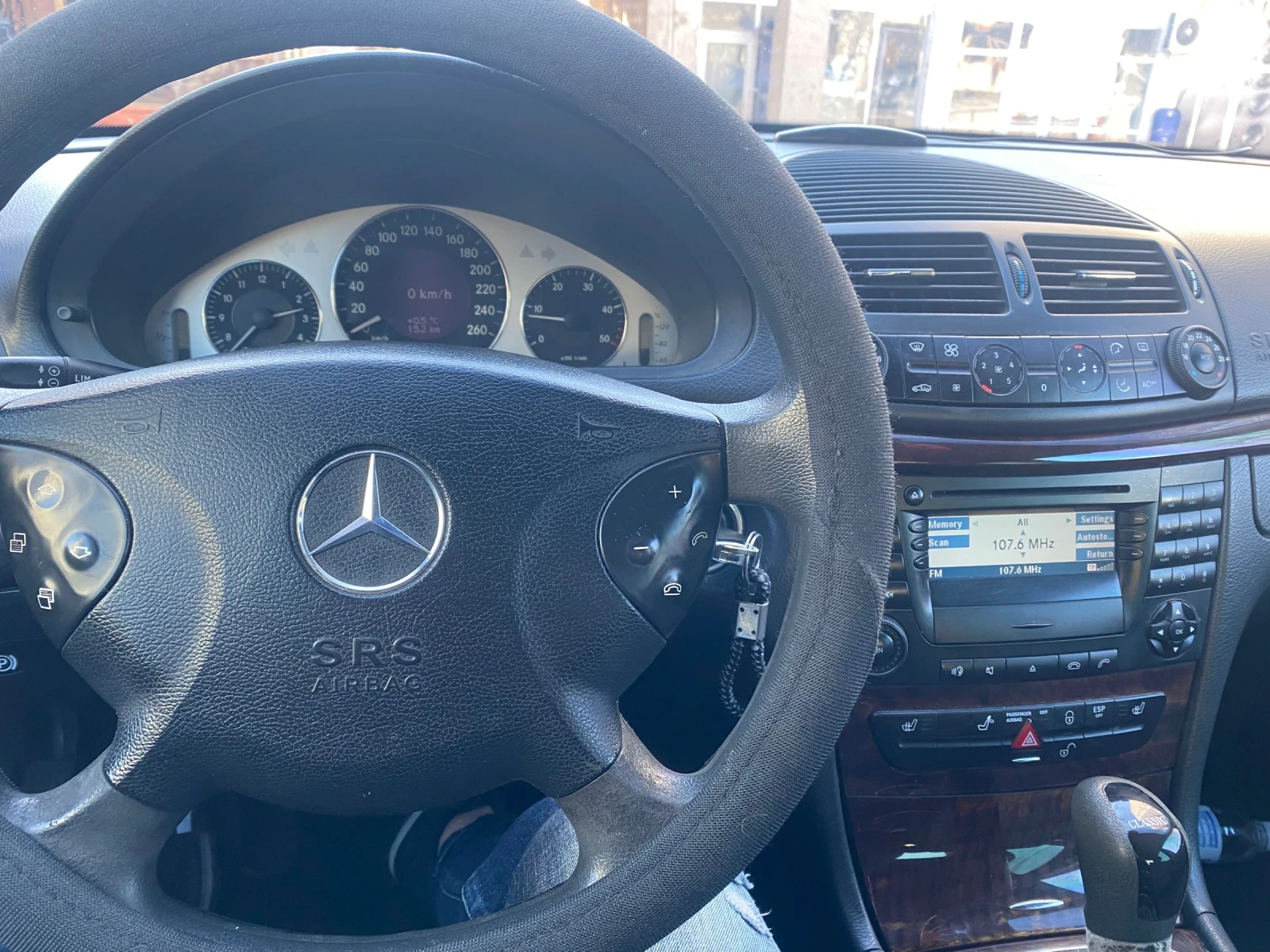 Mercedes-Benz E 220  - изображение 5