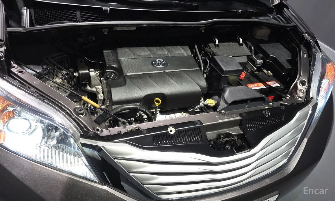 Toyota Sienna, снимка 6 - Автомобили и джипове - 53758174