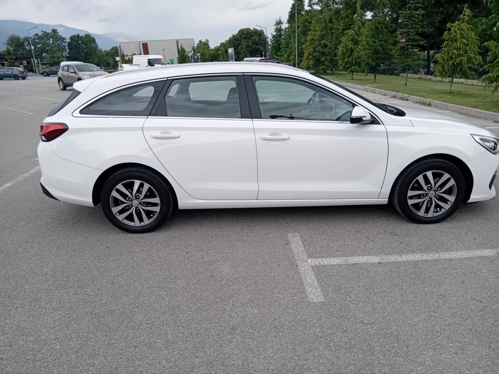 Hyundai I30, снимка 4 - Автомобили и джипове - 54608774