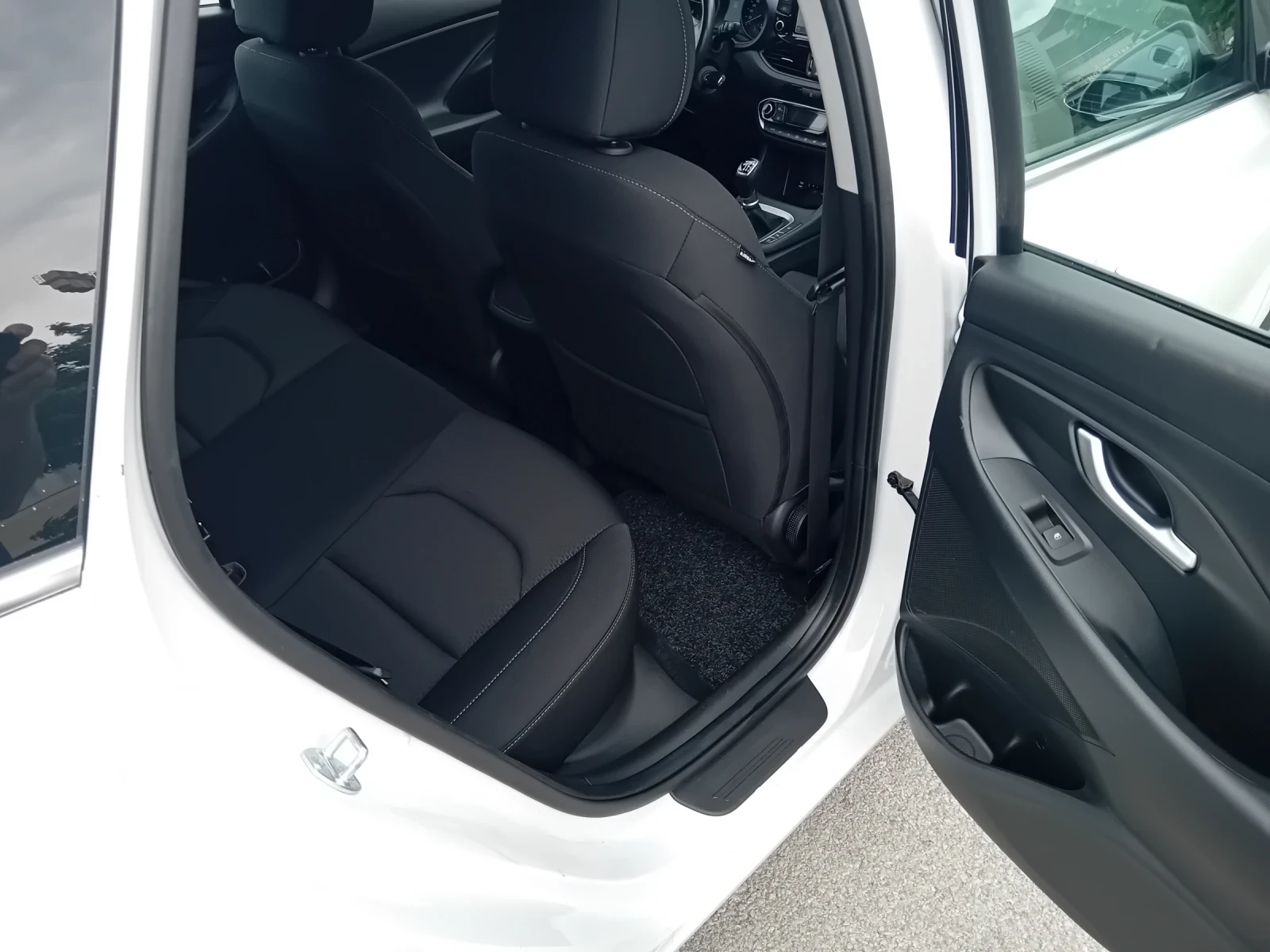 Hyundai I30, снимка 8 - Автомобили и джипове - 54608774