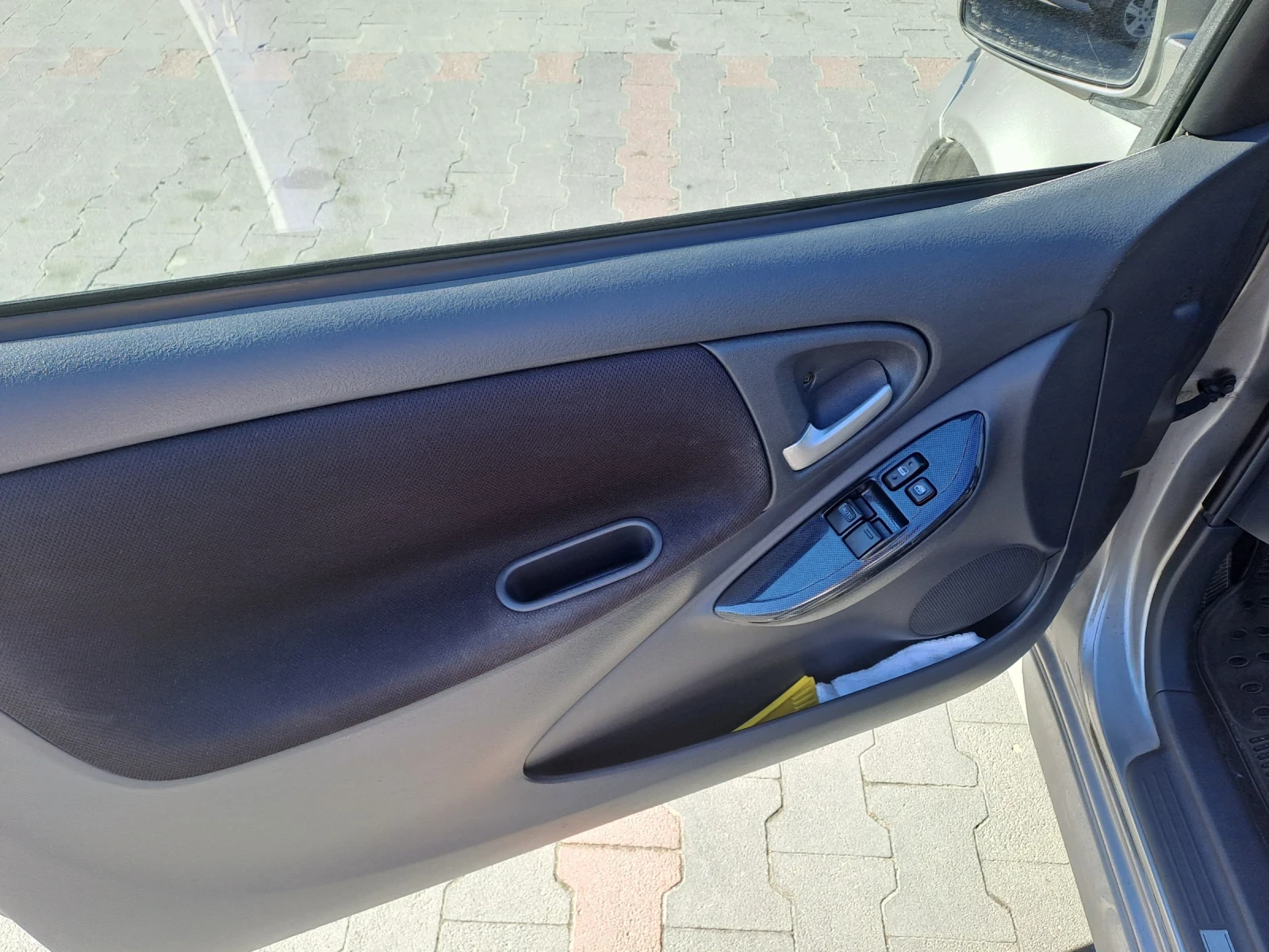 Toyota Yaris 1.5 vt-i, снимка 9 - Автомобили и джипове - 54843018