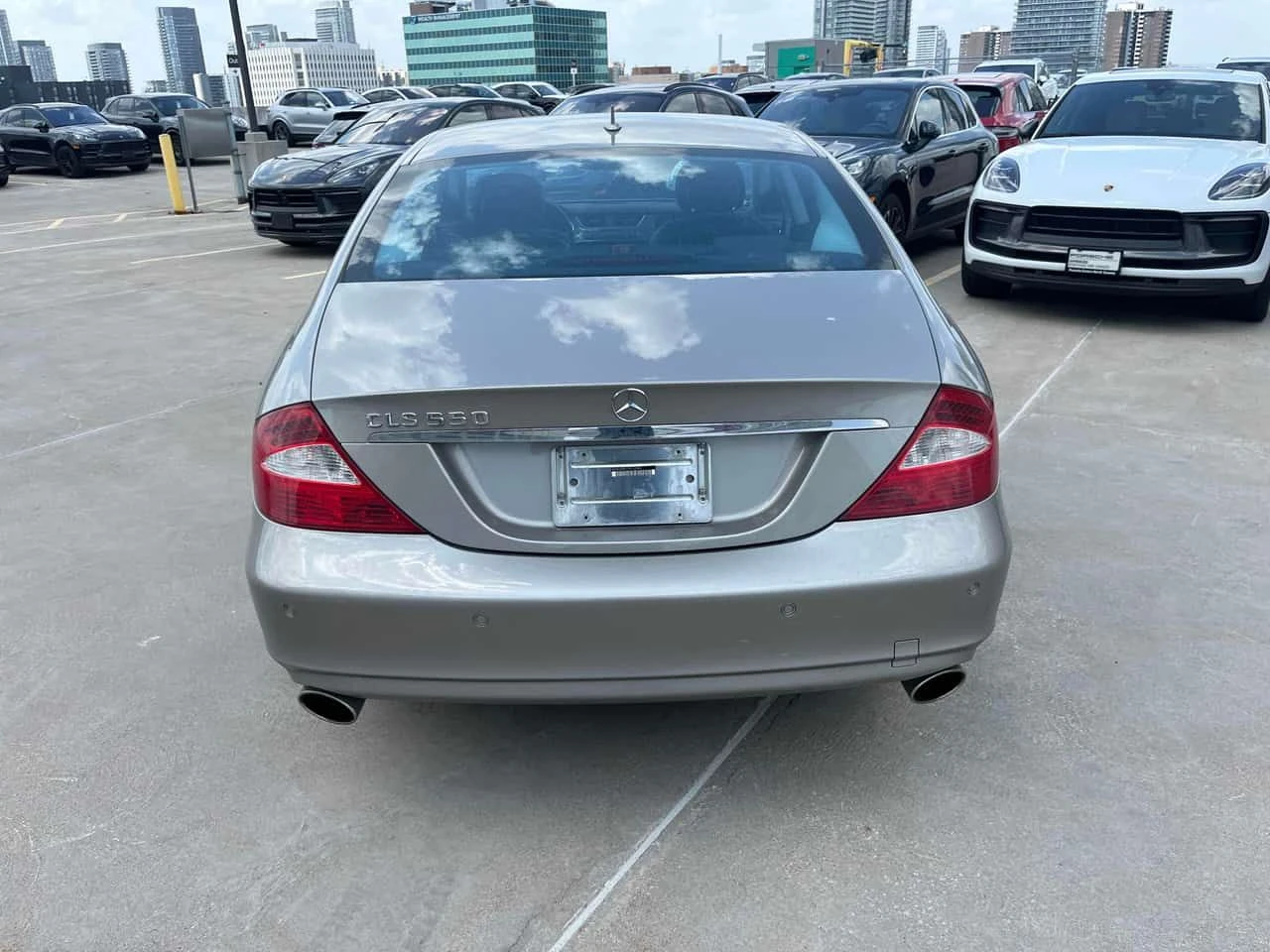 Mercedes-Benz CLS * 5.5L * АВТОКРЕДИТ БЕЗ ПЪРВОНАЧАЛНА ВНОСКА* , снимка 4 - Автомобили и джипове - 55229026