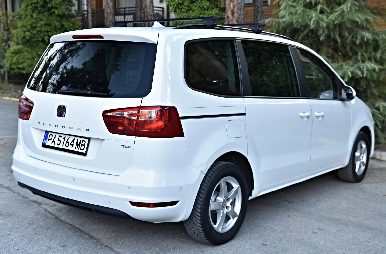 Seat Alhambra, снимка 2 - Автомобили и джипове - 55383133