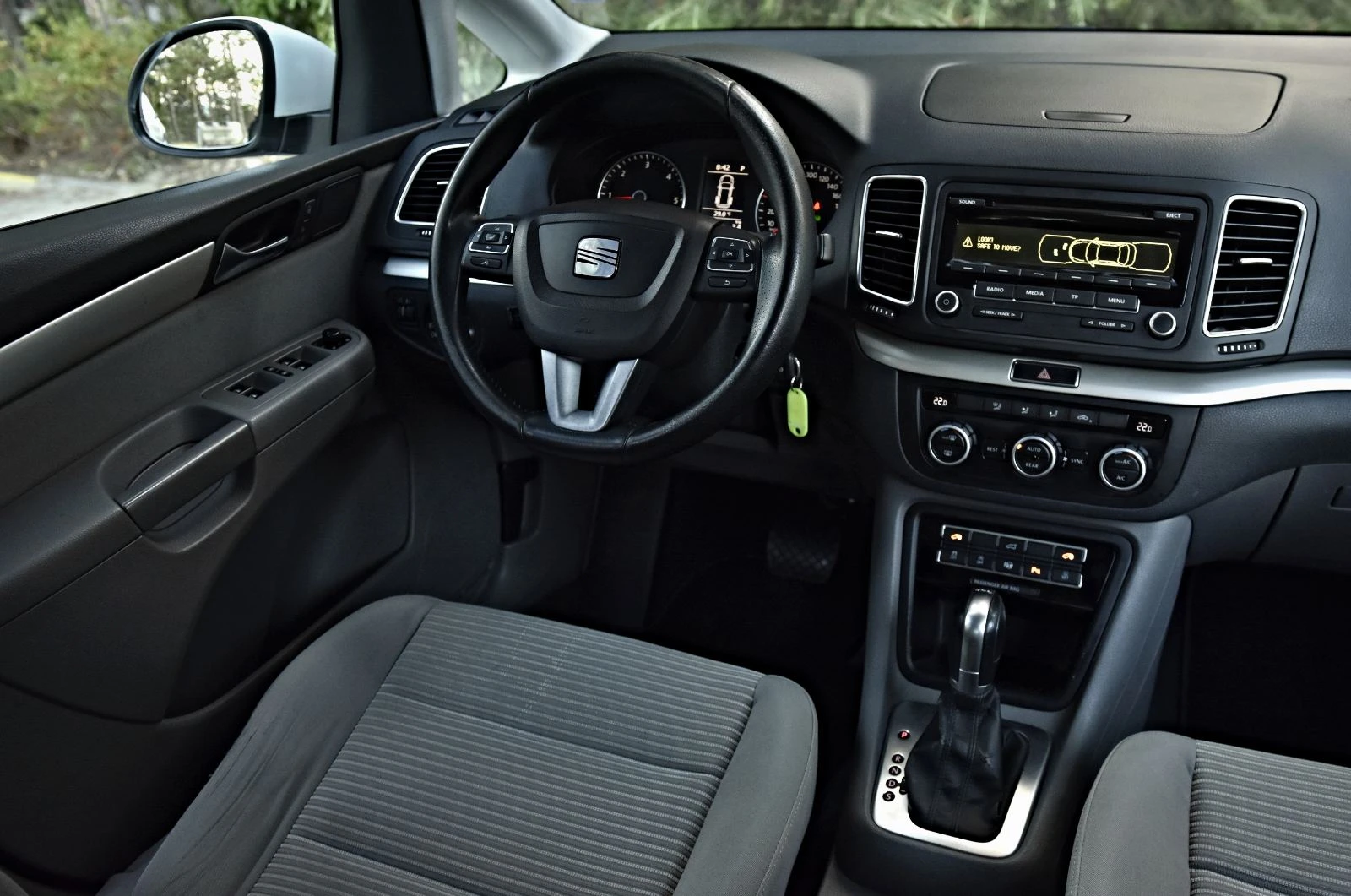 Seat Alhambra, снимка 15 - Автомобили и джипове - 55383133
