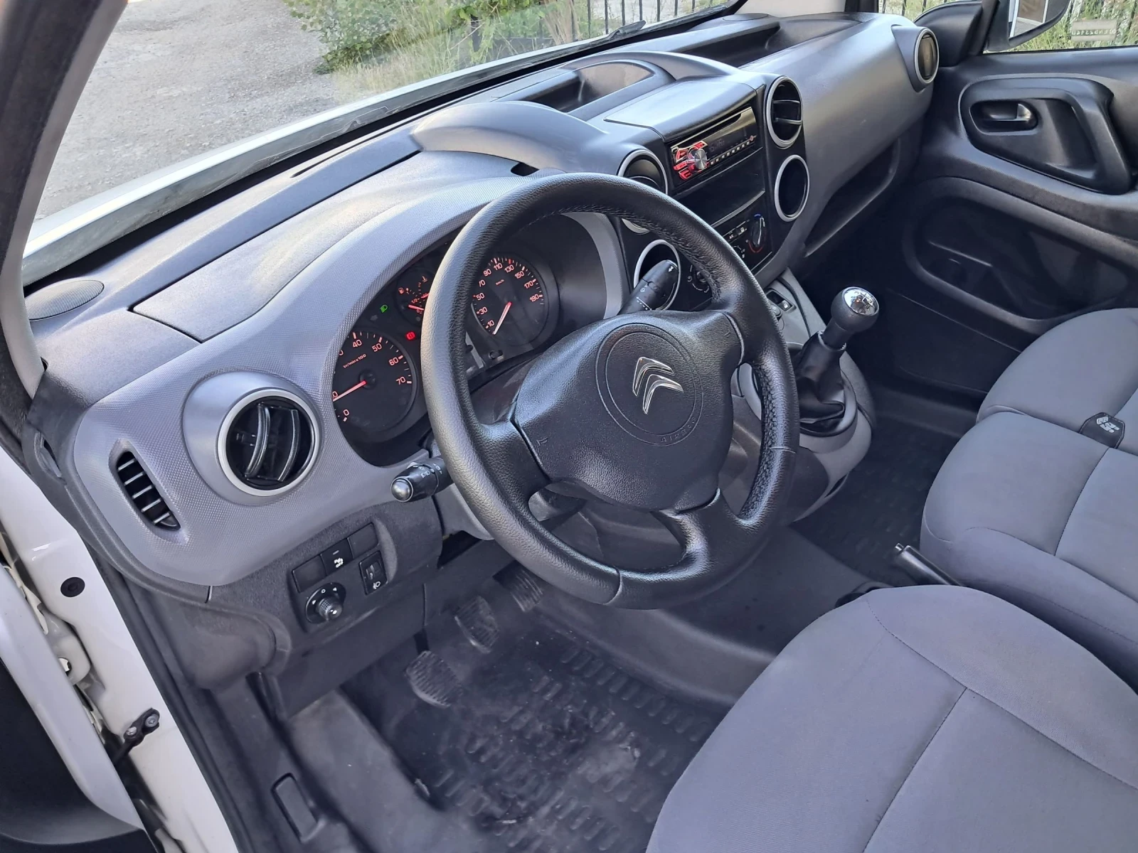 Citroen Berlingo 1.6 HDI EURO 5B, снимка 12 - Автомобили и джипове - 55419002