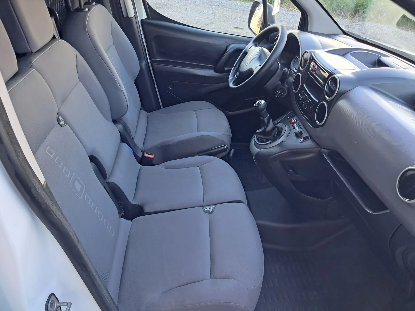 Citroen Berlingo 1.6 HDI EURO 5B, снимка 5 - Автомобили и джипове - 55419002