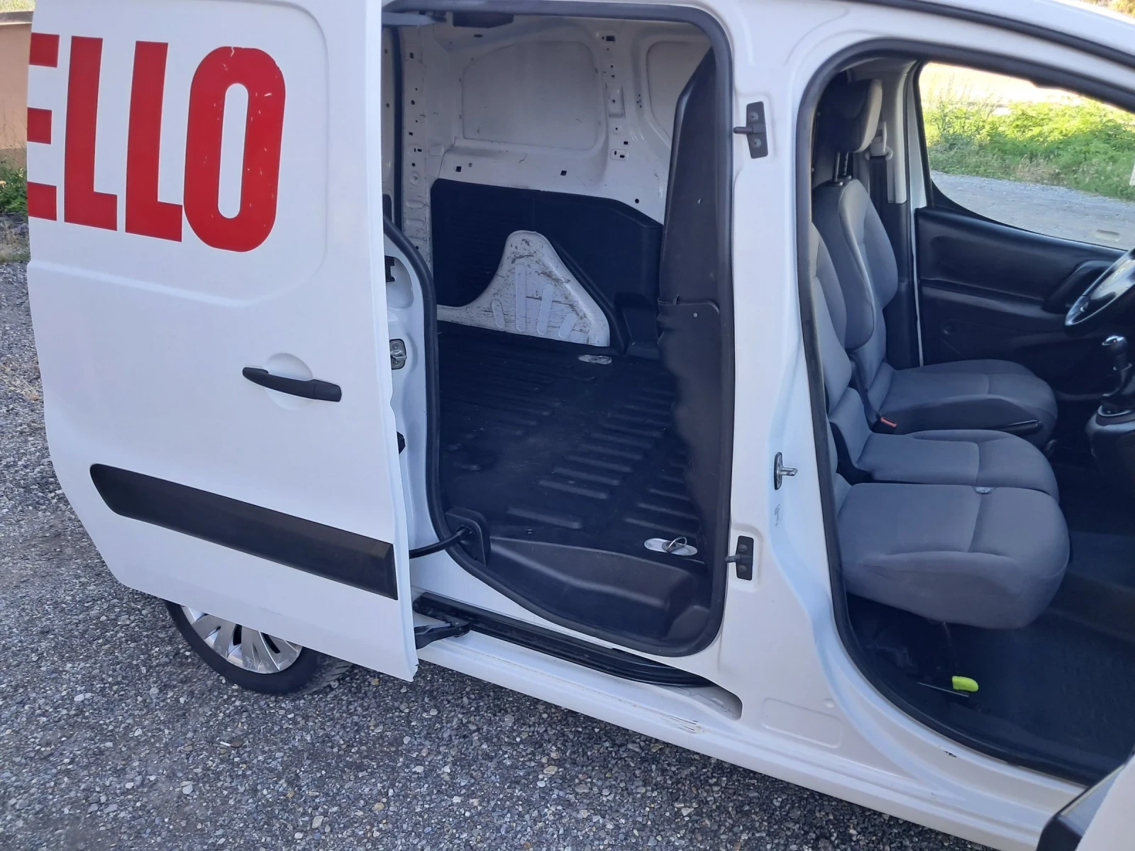 Citroen Berlingo 1.6 HDI EURO 5B, снимка 7 - Автомобили и джипове - 55419002