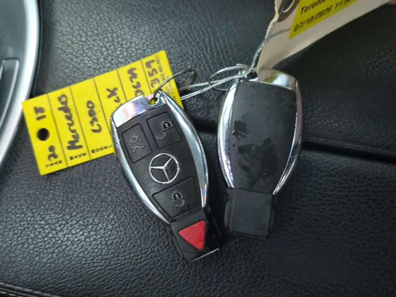 Mercedes-Benz C 300 * CARFAX * ЦЕНА ДО БГ, снимка 13 - Автомобили и джипове - 55616591