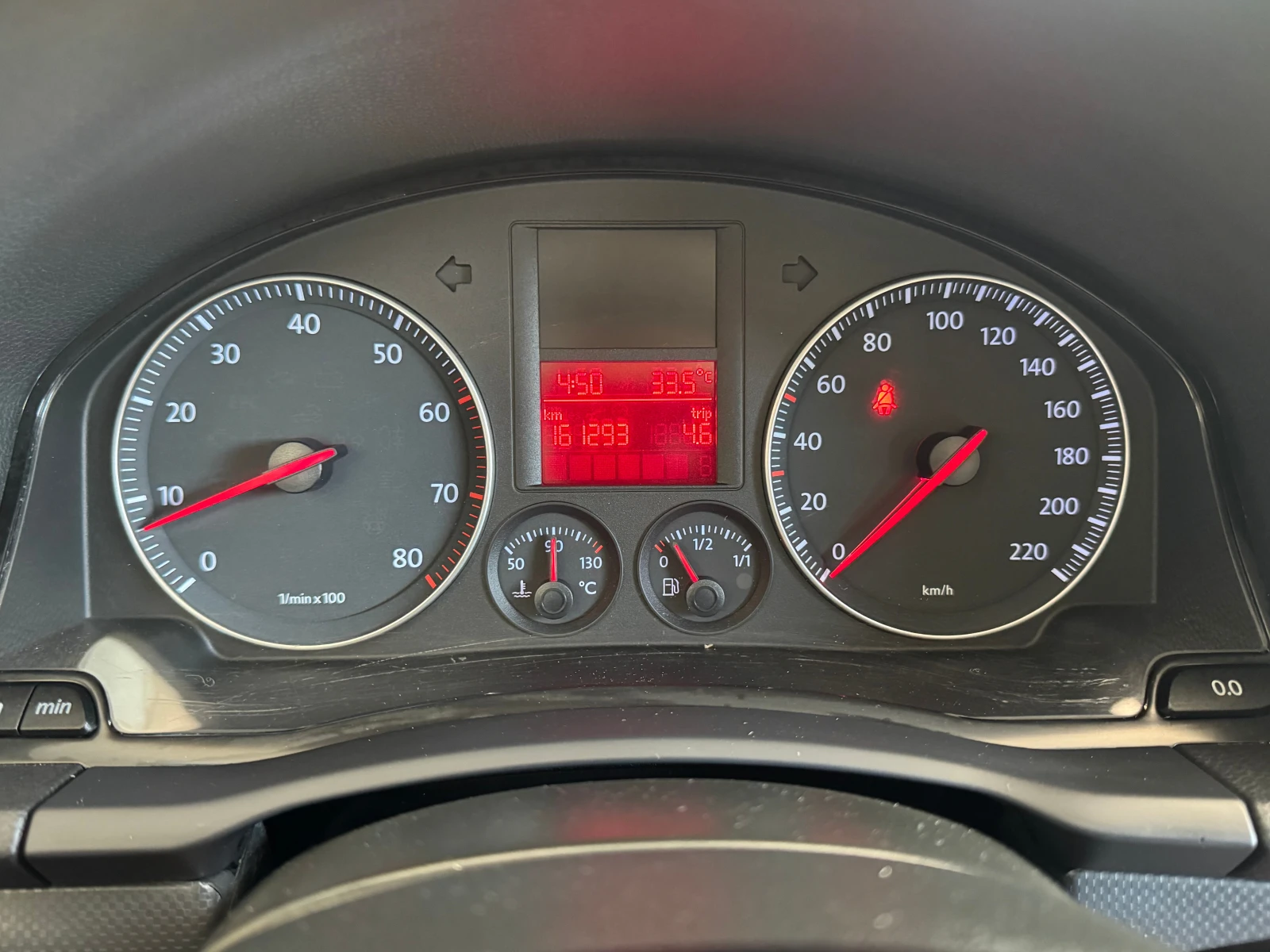 VW Golf КАТО НОВ, снимка 17 - Автомобили и джипове - 55704598