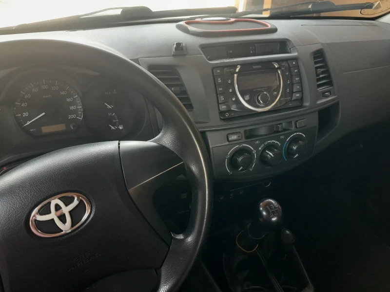 Toyota Hilux, снимка 6 - Автомобили и джипове - 49225363