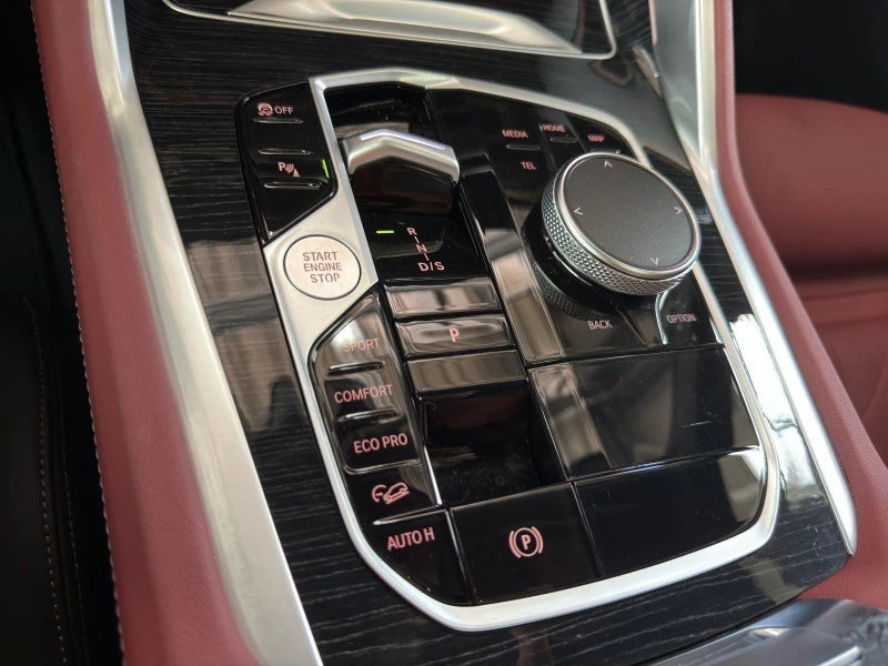 BMW X6 M60i/xDrive/FACELIFT/SKY LOUNGE/H&K/LED/CAMERA/, снимка 8 - Автомобили и джипове - 52469491