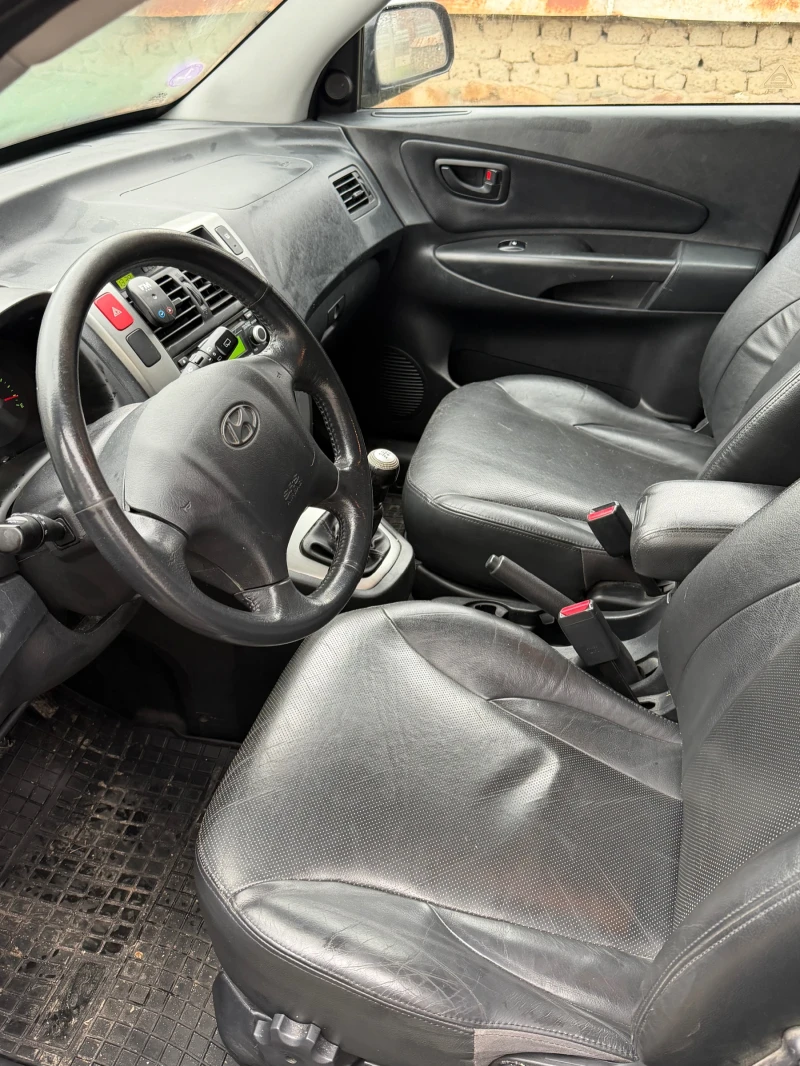 Hyundai Tucson, снимка 11 - Автомобили и джипове - 53511197