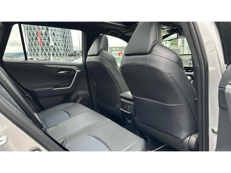 Toyota Rav4 2.5 HSD SELECTION AWD - изображение 7