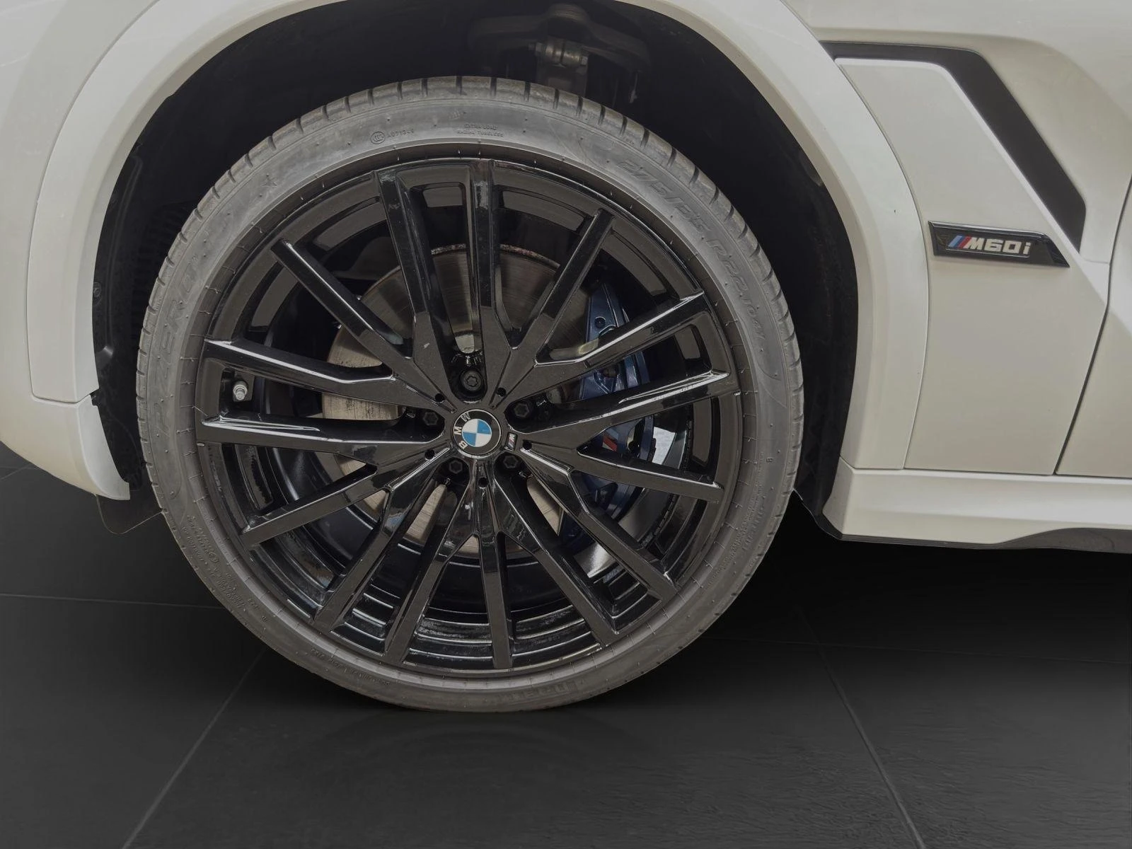BMW X6 M60i/xDrive/FACELIFT/SKY LOUNGE/H&K/LED/CAMERA/ - изображение 4