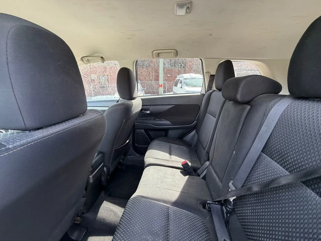 Mitsubishi Outlander ES* S-AWC* КАМЕРА, снимка 13 - Автомобили и джипове - 54340165