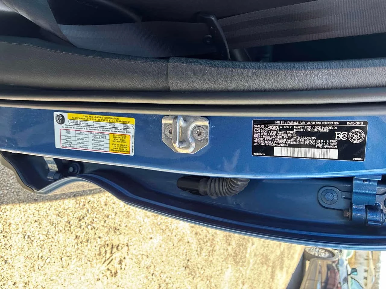 Volvo XC40 R Design  CARFAX | Mobile.bg � ����������� 12