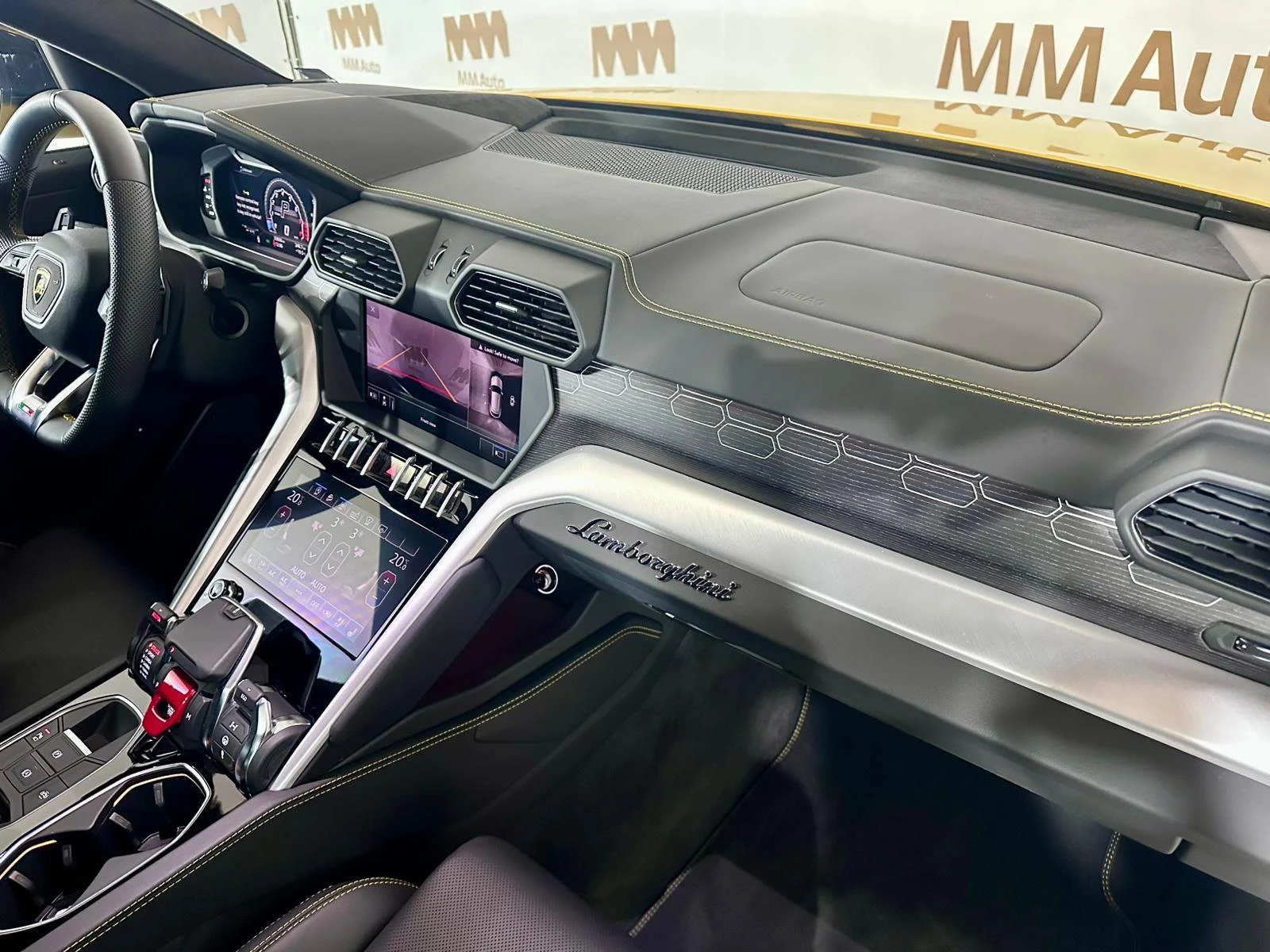 Lamborghini Urus B&O* HuD* Ventilation* PPF* 360, снимка 9 - Автомобили и джипове - 54542114