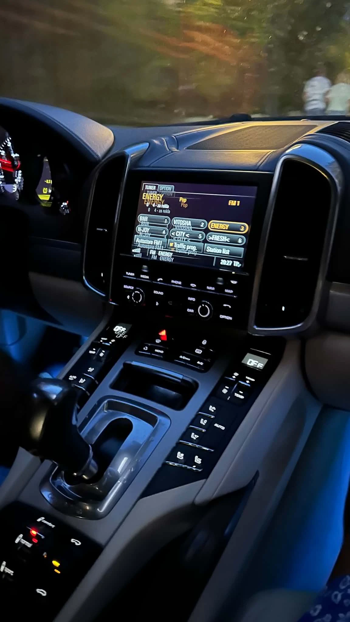 Porsche Cayenne HIBRID, снимка 14 - Автомобили и джипове - 54550775