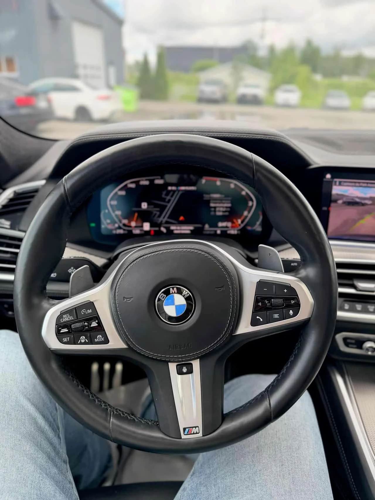 BMW X6 * M50i * ДИСРОНИК * 360 * ОБДУХВАНЕ * ПАНОРАМА, снимка 8 - Автомобили и джипове - 54984483