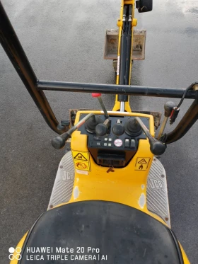      JCB 8008