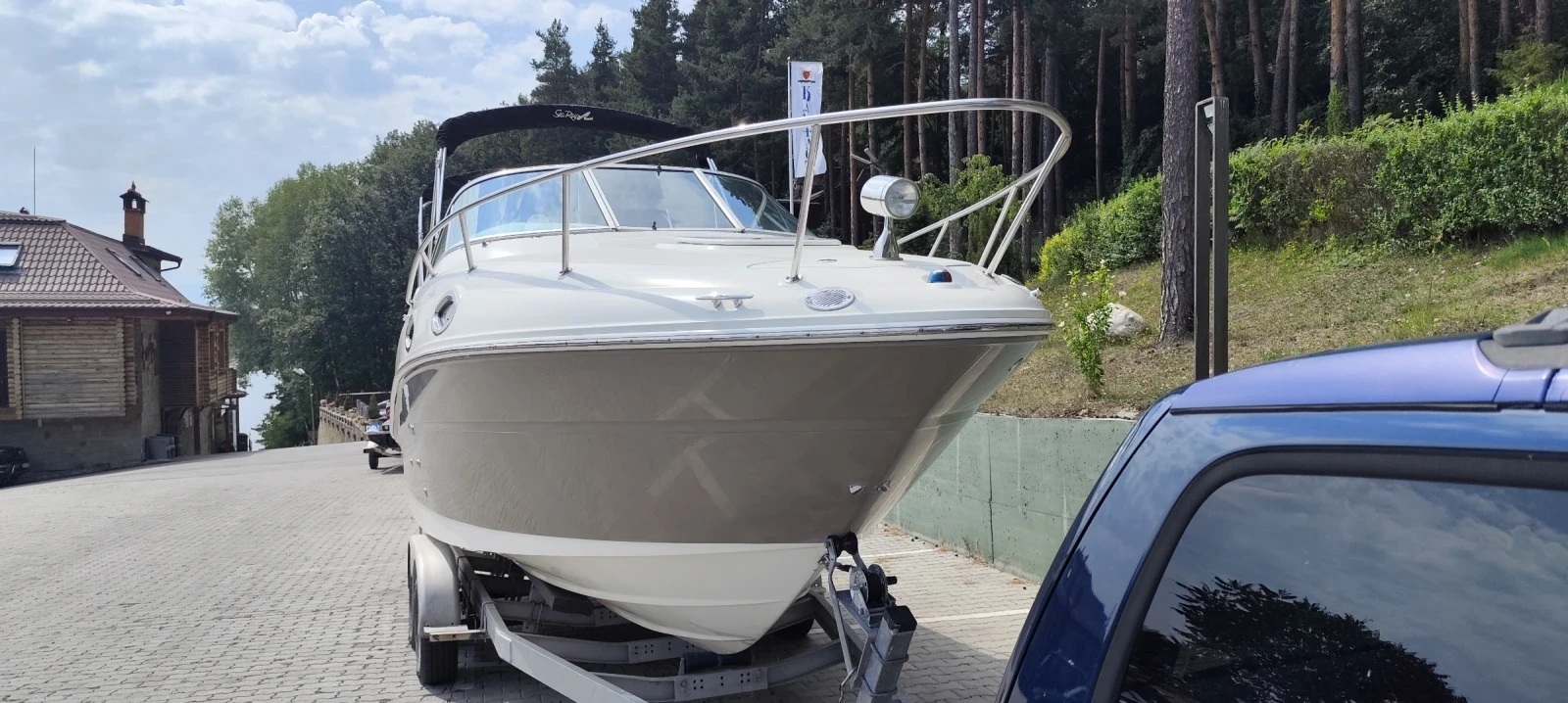 Моторна яхта Sea Ray 240 Sundanser , снимка 3 - Воден транспорт - 55973817