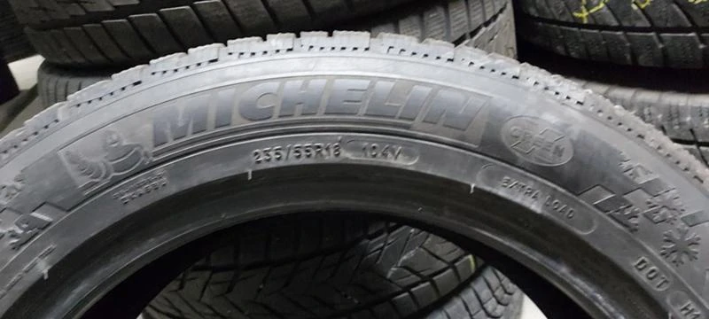 Гуми Зимни 235/55R18, снимка 4 - Гуми и джанти - 30949667