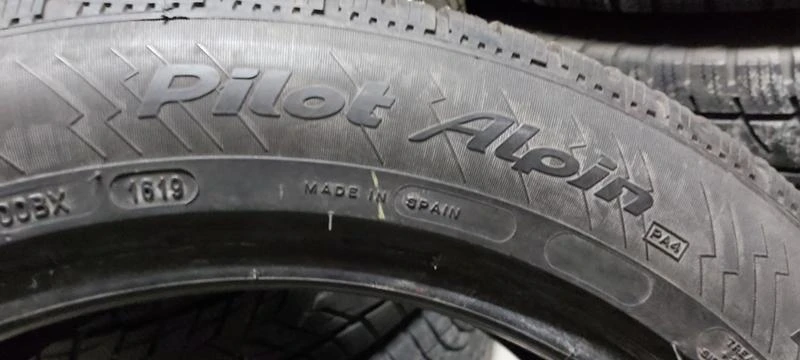 Гуми Зимни 235/55R18, снимка 6 - Гуми и джанти - 30949667