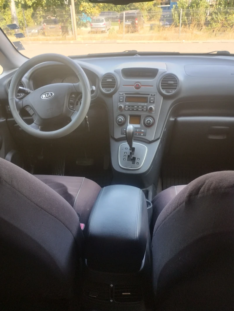 Kia Carens 2.0 TDCI 140hp, снимка 15 - Автомобили и джипове - 47601914