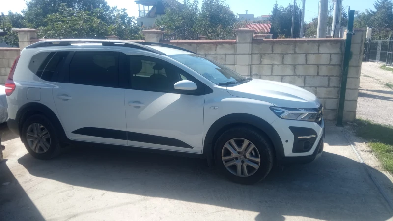 Dacia Jogger ECO-G 7 места заводска АГУ, снимка 2 - Автомобили и джипове - 47459993