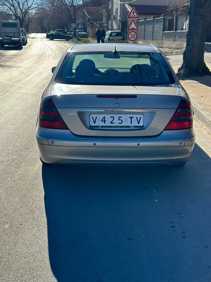 Mercedes-Benz E 220 E220 CDI Автомат Холандия, снимка 5 - Автомобили и джипове - 48377169