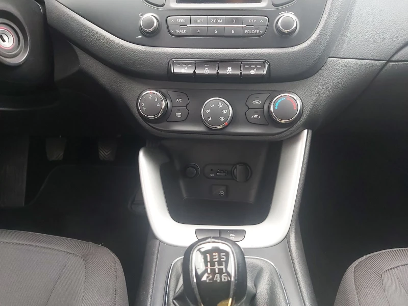 Kia Ceed 1.4 ГАЗ-БЕНЗИН 6 СКОРОСТИ , снимка 10 - Автомобили и джипове - 48423162