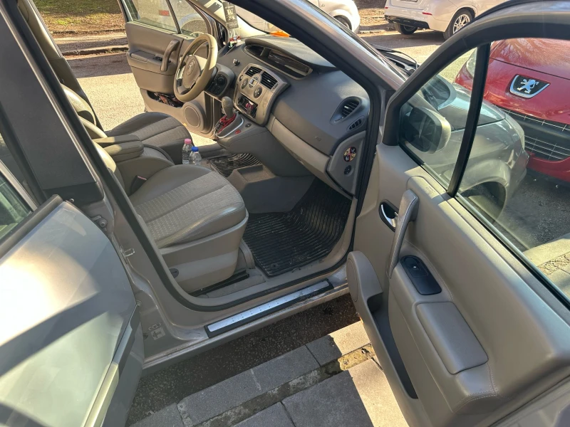 Renault Scenic 2.0, Автоматик, Газ, Печка-webasto, снимка 10 - Автомобили и джипове - 49394525