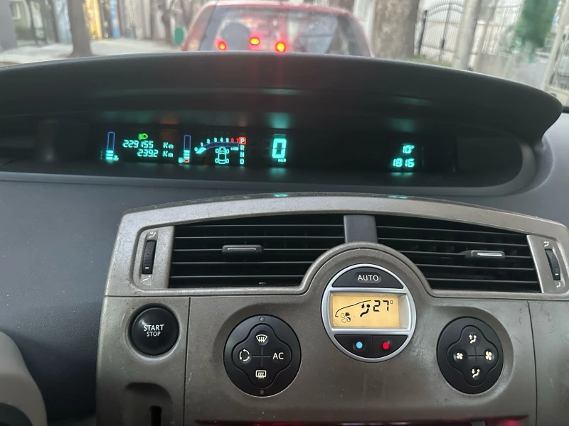 Renault Scenic 2.0, Автоматик, Газ, Печка-webasto, снимка 6 - Автомобили и джипове - 49394525