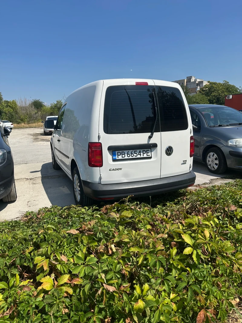 VW Caddy 2.0 TDI, снимка 11 - Автомобили и джипове - 52268435