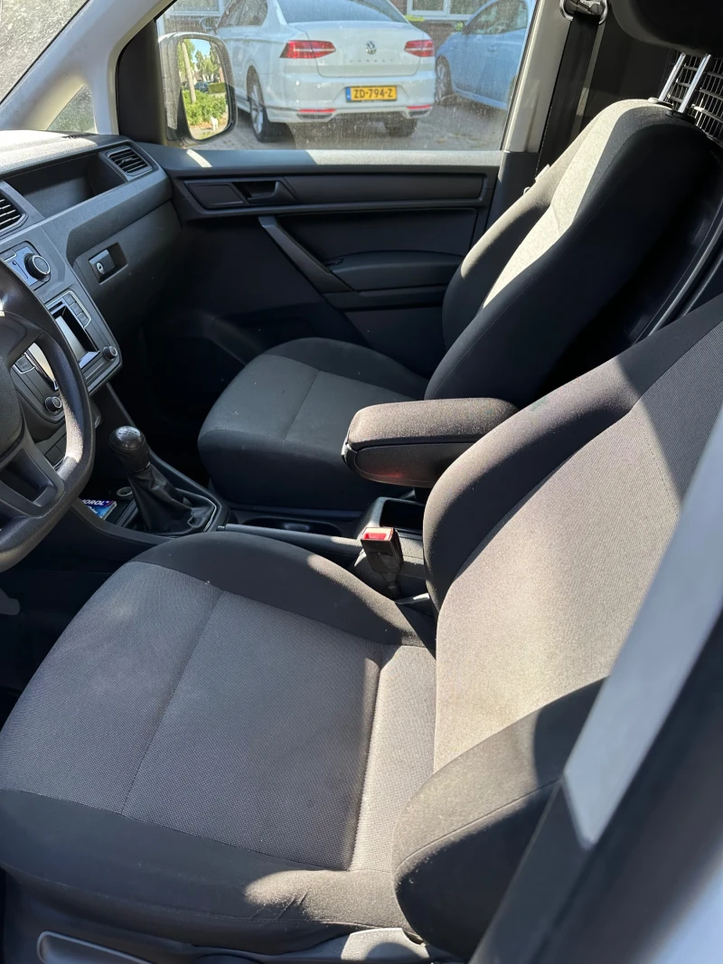 VW Caddy 2.0 TDI, снимка 3 - Автомобили и джипове - 52268435