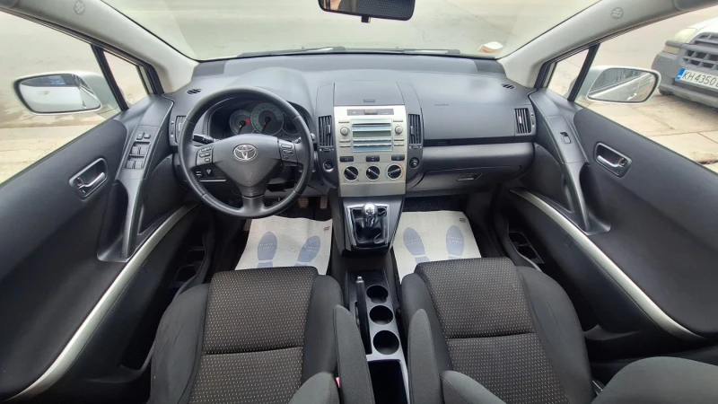 Toyota Verso 2.2 D4D Face Lift, снимка 13 - Автомобили и джипове - 51872086