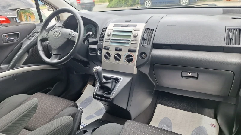 Toyota Verso 2.2 D4D Face Lift, снимка 14 - Автомобили и джипове - 51872086