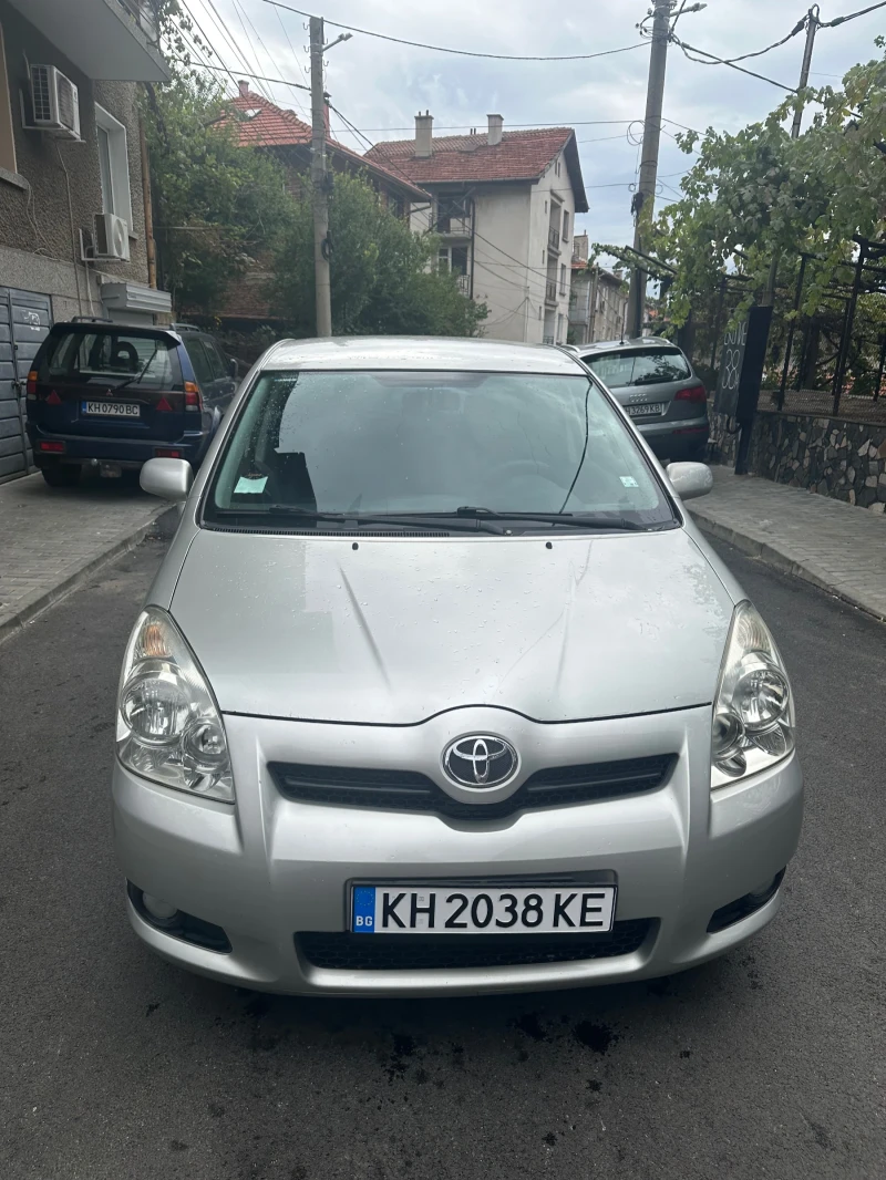 Toyota Verso 2.2 D4D Face Lift, снимка 6 - Автомобили и джипове - 51872086