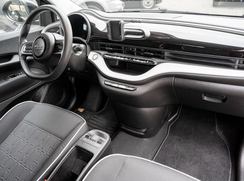 Fiat 500e Action 23, 8 kWh, снимка 3 - Автомобили и джипове - 52688124