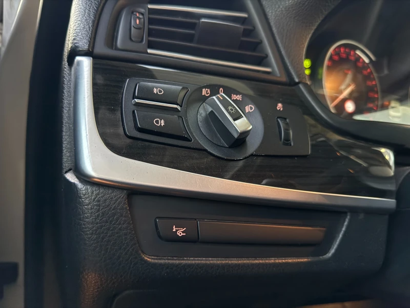 BMW 528 6 МЕСЕЦА ГАРАНЦИЯ/Facelift 245к.с. Вакуум/Подгрев, снимка 17 - Автомобили и джипове - 52834125