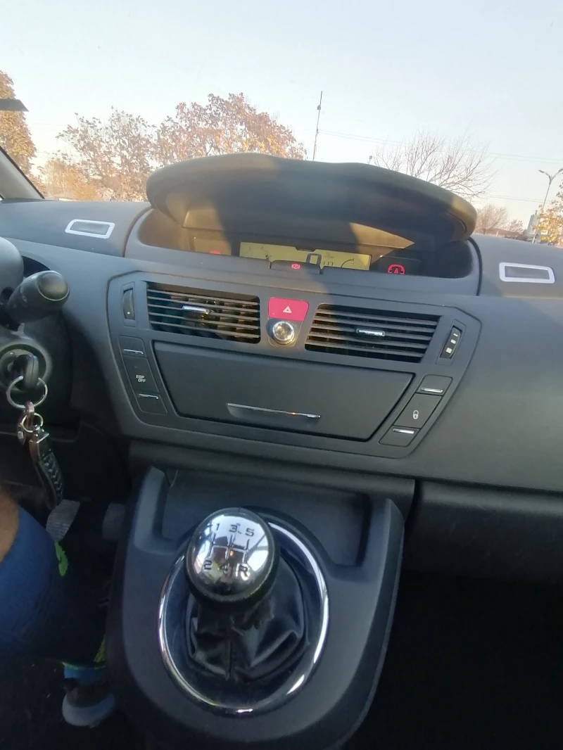Citroen C4 Picasso, снимка 11 - Автомобили и джипове - 52947591